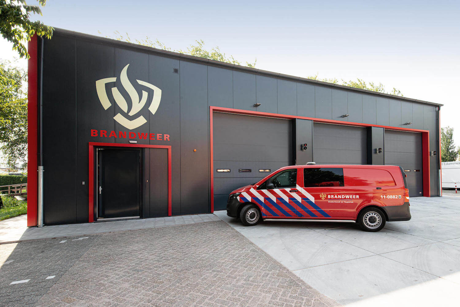 Finish Projectbouw Brandweer Edam met wagen